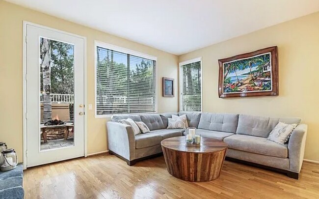 Building Photo - 43 Chapital