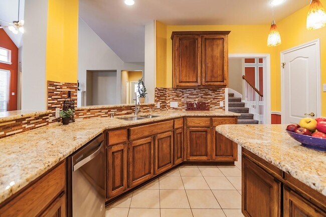 Building Photo - 2412 Arbor Dr