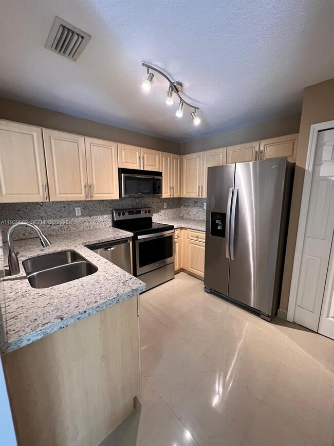 Building Photo - 721 SW 107th Ave