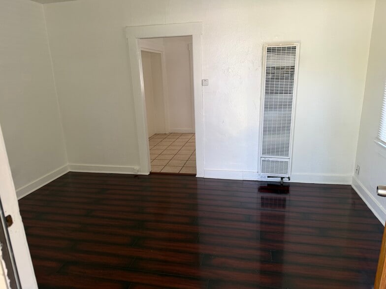 living room - 559 Lincoln Ave