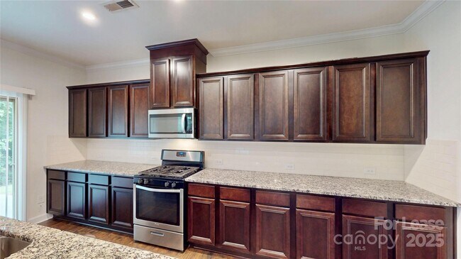 Building Photo - 4523 Collingham Dr