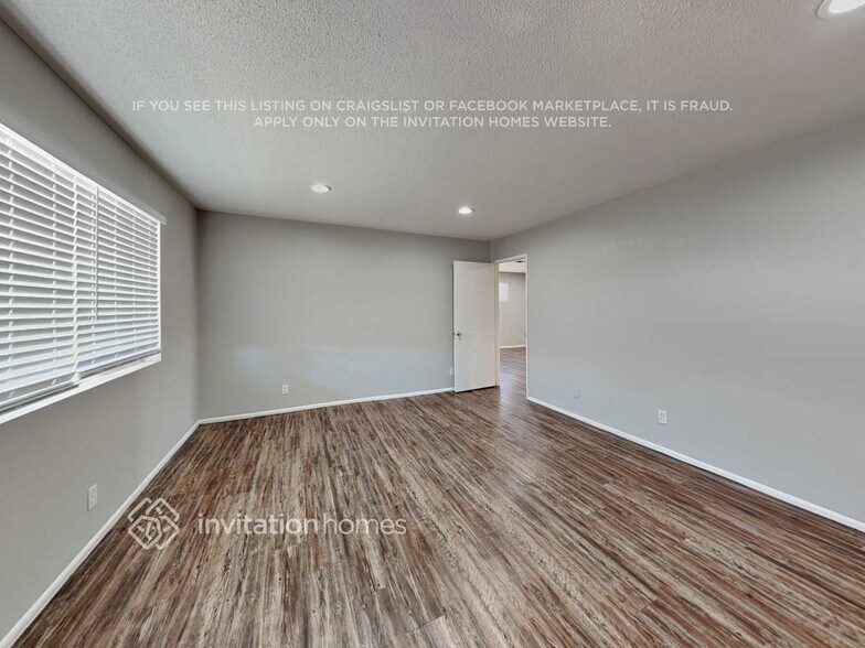 Building Photo - 3146 W Cactus Rd