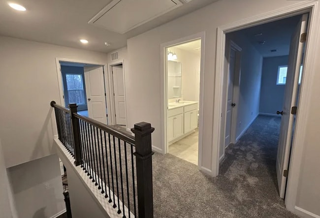Building Photo - Modern new 3 bedroom 2.5 bath townhouse in...
