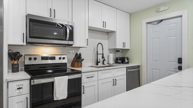 Building Photo - 79 S Brevard Ave