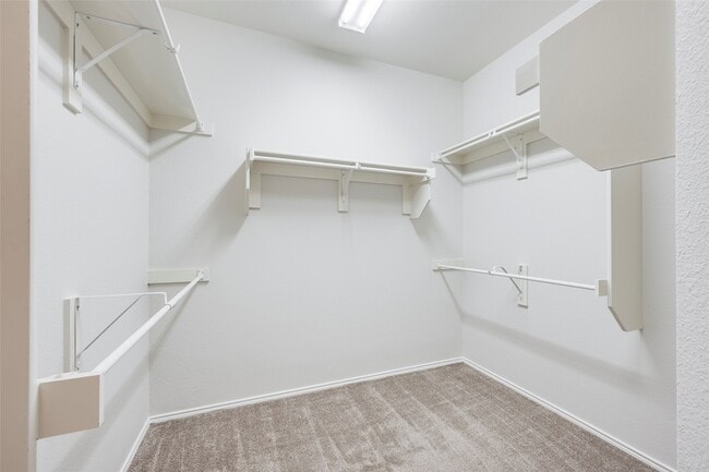 Building Photo - 7500 Lazy Spur Blvd