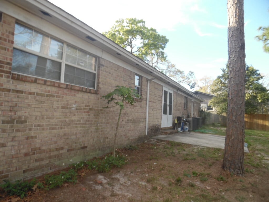 Building Photo - 3973 Chestwood Ave