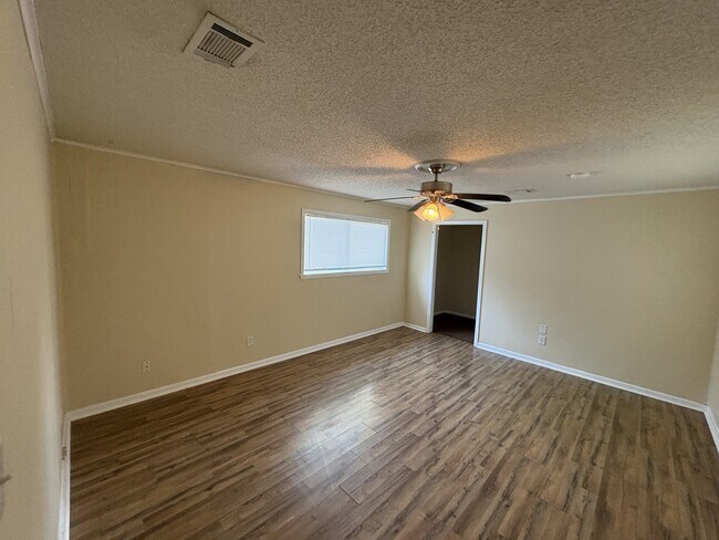 Building Photo - 2915 Olive St