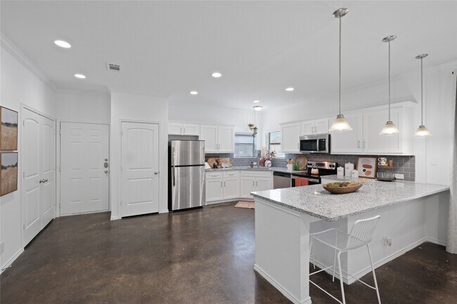 Building Photo - 12710 Englemann Dr