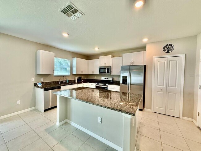 Building Photo - 10252 Shady Preserve Dr