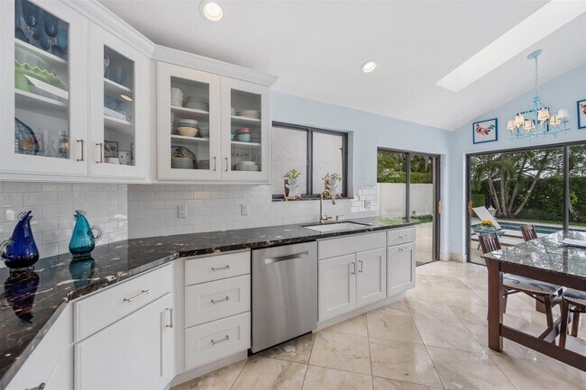 Building Photo - 2443 Windsor Way Ct