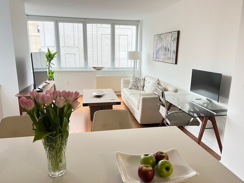 Building Photo - 676 Amsterdam Ave