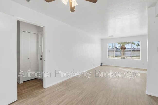 Building Photo - 1636 W Wescott Dr