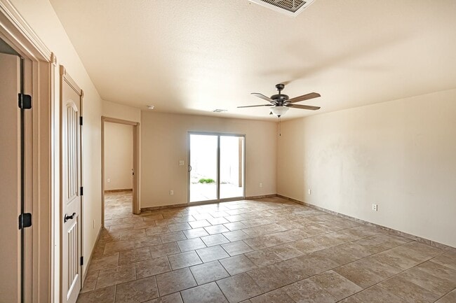 Building Photo - Cute 3 bedroom 2 bath home!