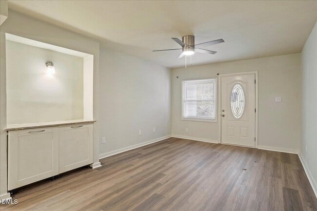Building Photo - 7124 Longstreet Dr