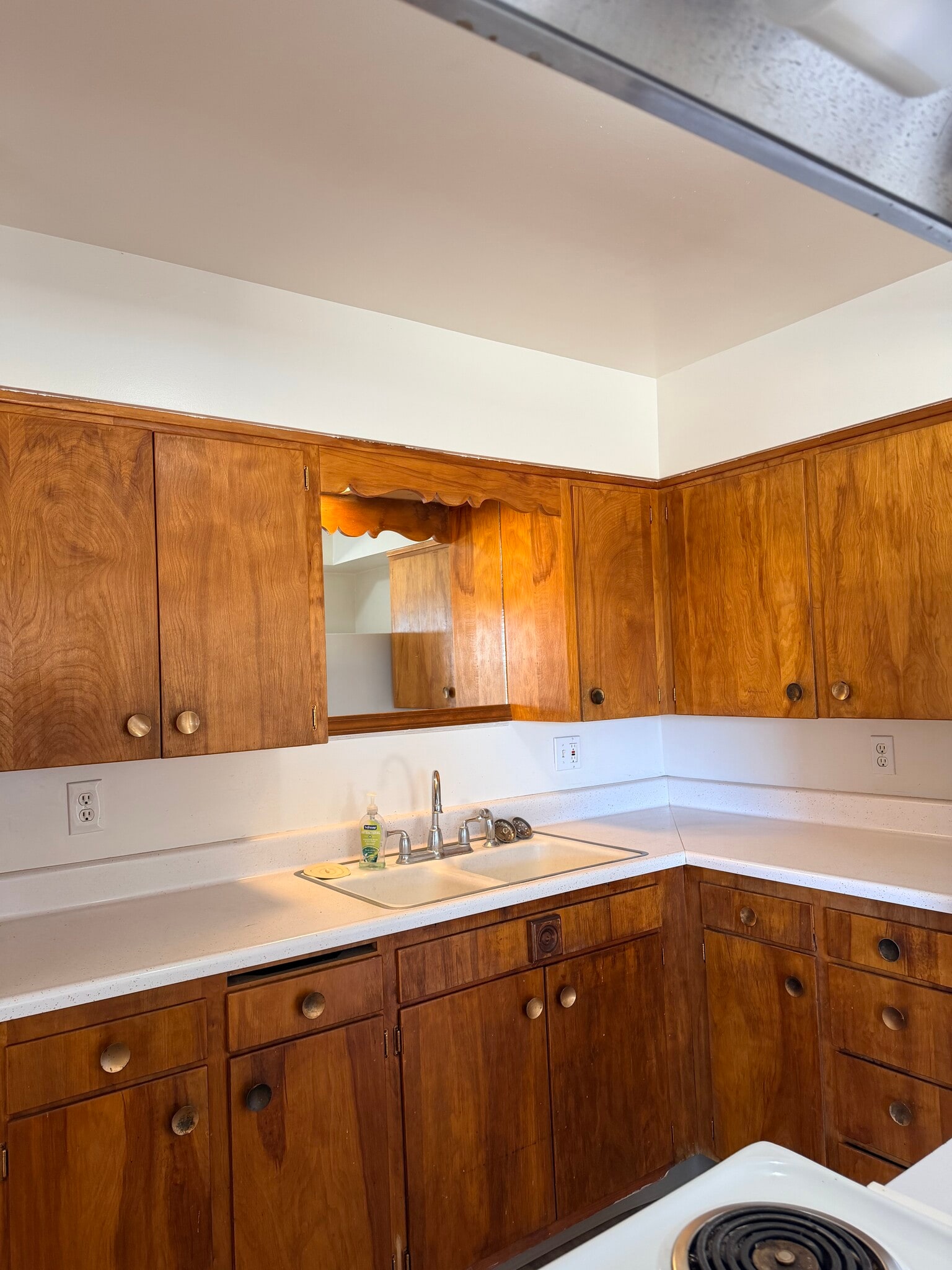 Building Photo - 539 W Crest Dr