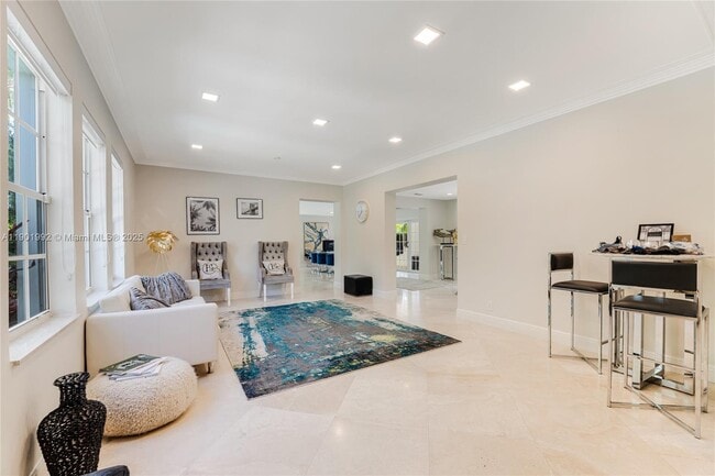 Building Photo - 140 N Hibiscus Dr
