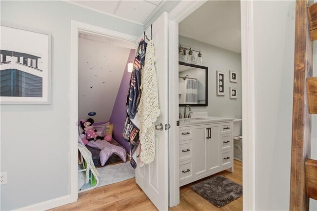 Building Photo - 3 Rego Ave