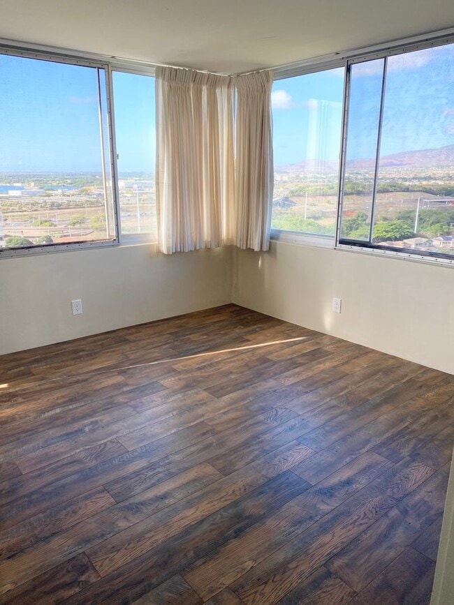 Building Photo - Century Park Plaza - 2 bedroom 2 bathroom 2 parking stall unit