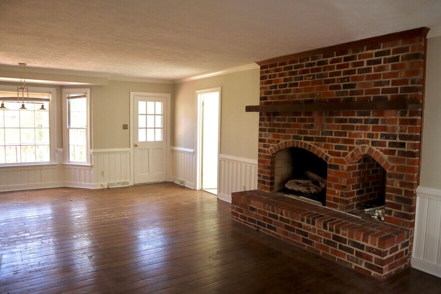 Building Photo - 3609 Nuttree Woods Dr