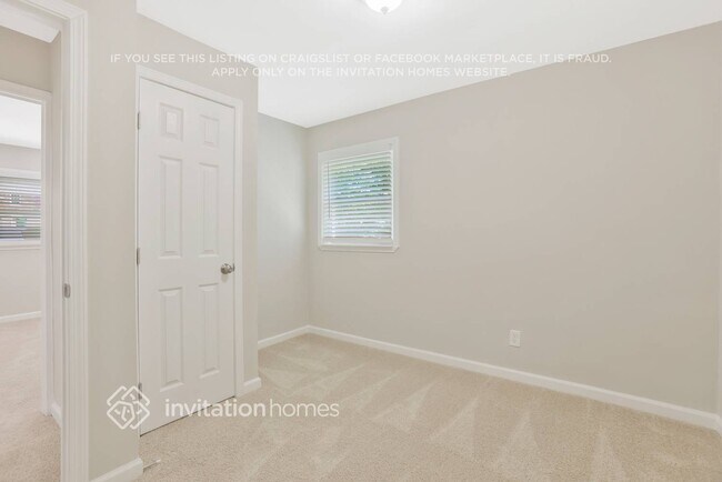 Building Photo - 1721 Flintwood Dr SE