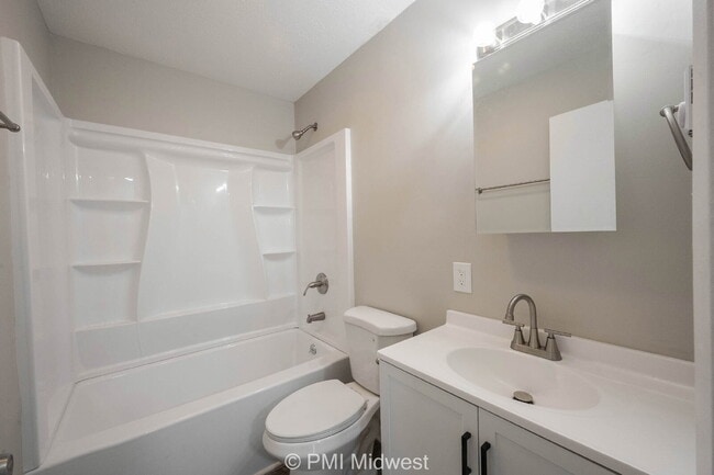 Building Photo - "Charming 2-Bed Oasis in Fountaintown – Cozy Living with Modern Comforts!"