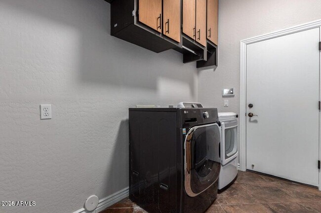 Building Photo - 1842 E Kaibab Dr