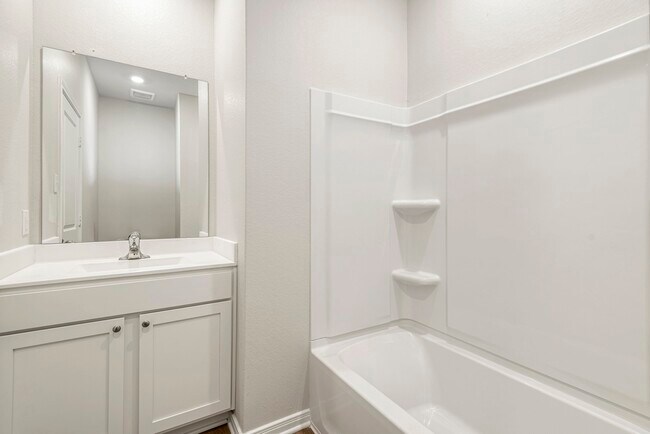 Building Photo - 424 Mustang Trot Dr