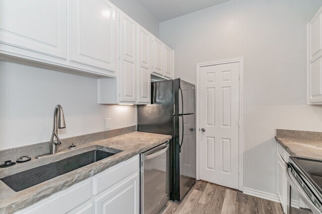 Building Photo - Birchman Place Townhomes - Now Leasing