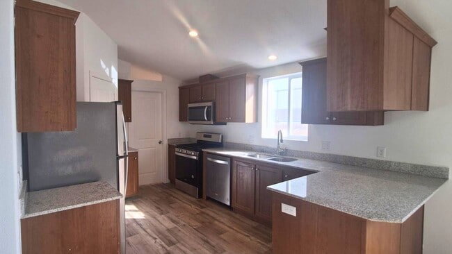 Building Photo - 543 N Lamb Blvd