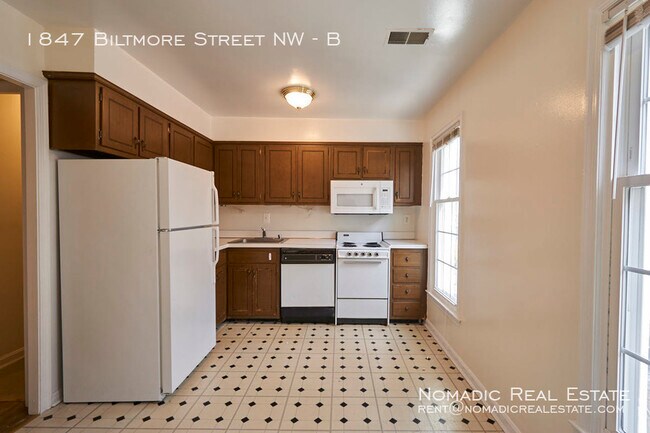 Building Photo - 1847 Biltmore St NW