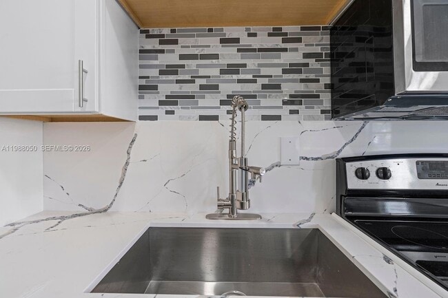 Building Photo - 15900 NW 18th Ave