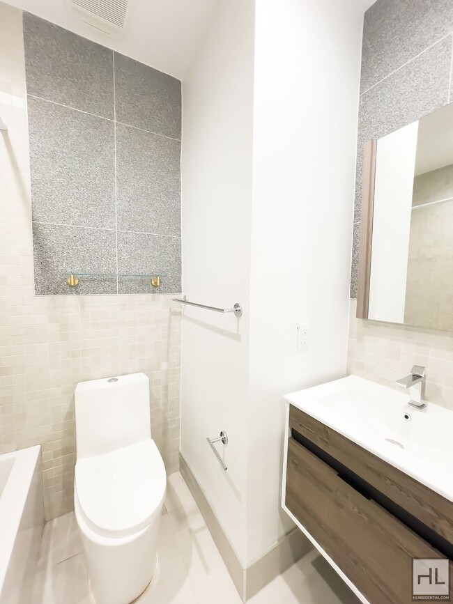 Building Photo - EAST 93 STREET / Upper East Side / Renovat...