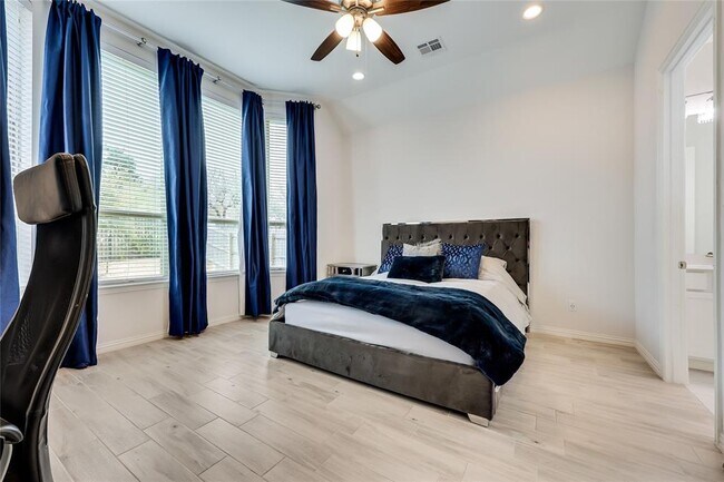 Building Photo - 7705 Pace Ravine Dr