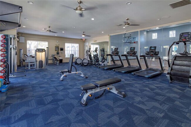 Building Photo - 12849 Madison Pointe Cir