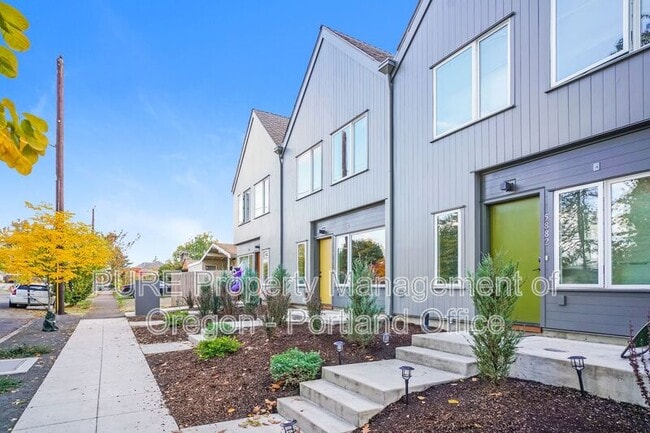 Building Photo - 5878 N Harvard St