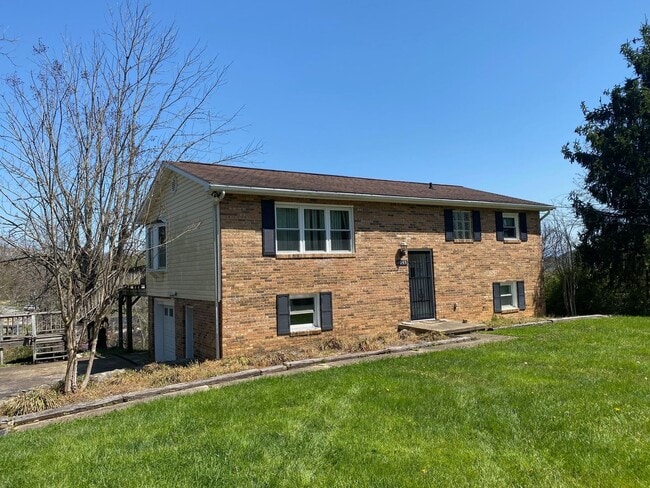 Primary Photo - 4 bedroom home in Chuckey TN