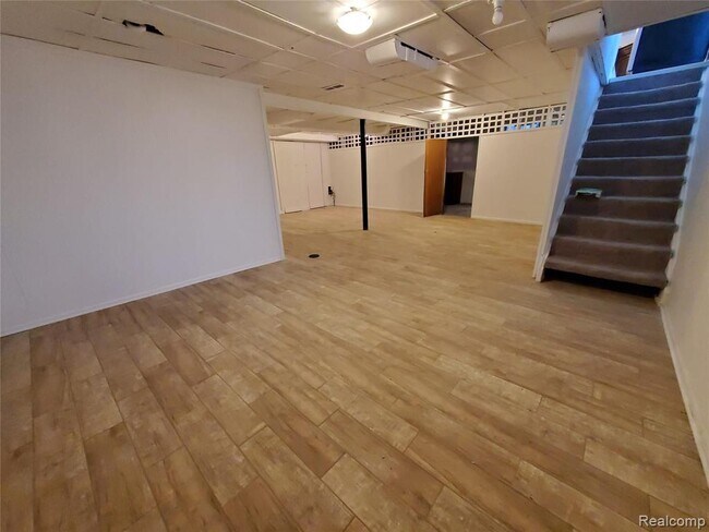 Building Photo - 11314 Lenore Ave