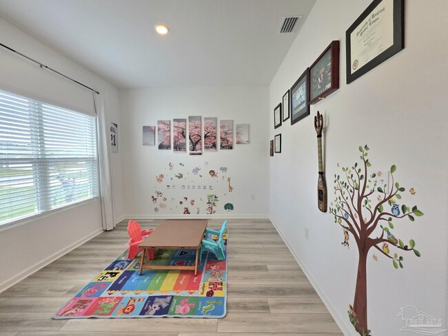 Building Photo - 6621 Sun Tree Cir