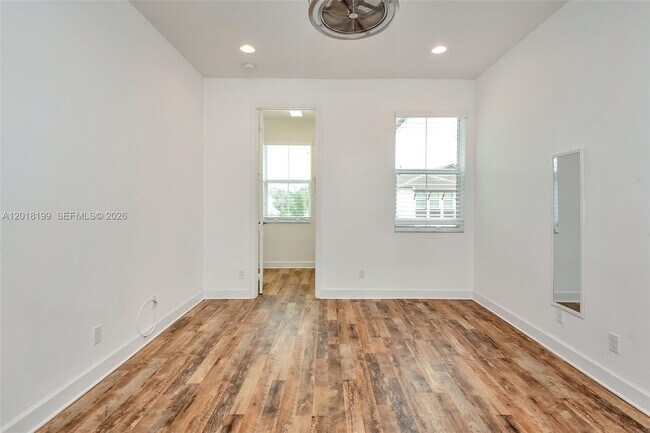 Building Photo - 22954 Clear Echo Dr
