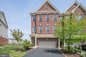 Building Photo - 23713 Hopewell Manor Terrace