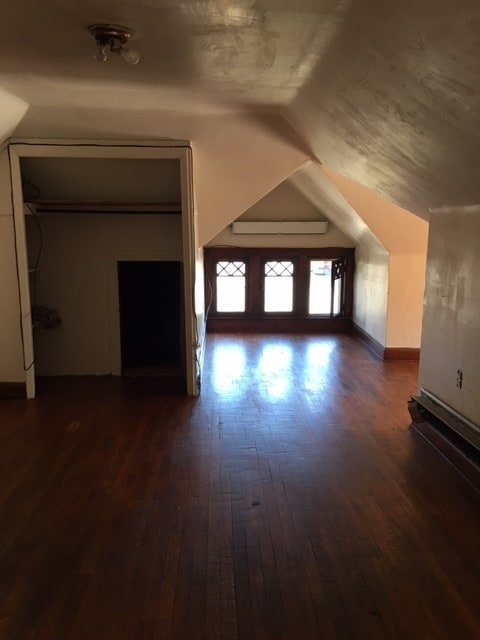 Building Photo - Three Bedroom Brick Home in the City of Charleston.