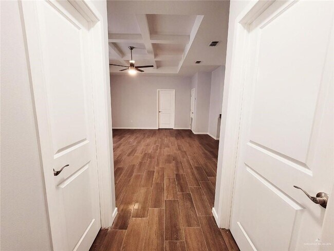 Building Photo - 3409 Fuerte Ave