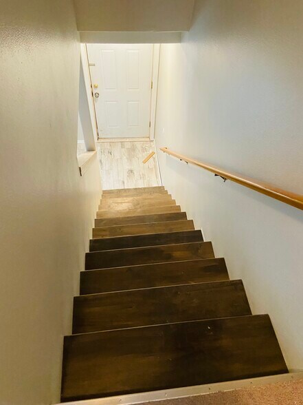 Stairs connecting bedrooms to entry - 756 NE 92nd Ave