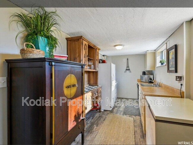 Building Photo - 516 E 100 S