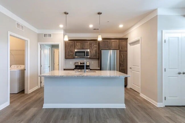 Building Photo - Shelby Township-Newer 2-bedroom, 2-bath condo with Balcony & Garage