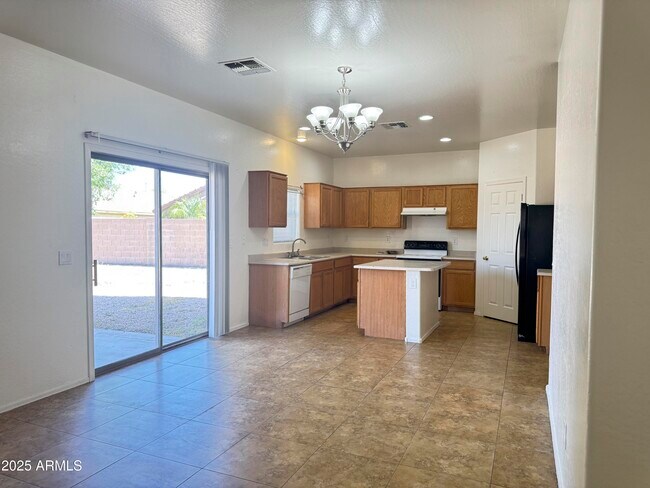 Building Photo - 33433 N Madison Way Dr