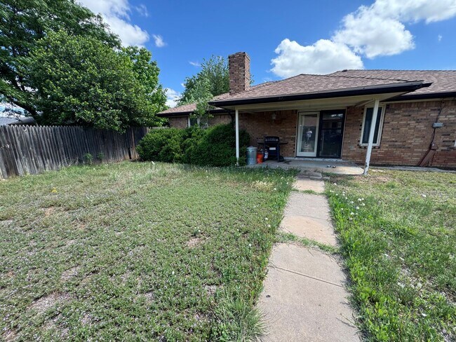 Building Photo - Available July 10th with storage shed & all appliances included!