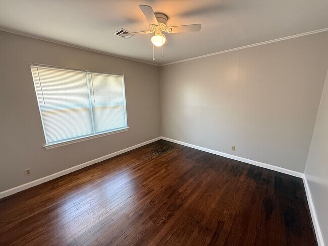 Building Photo - Coming Soon: Near the University 2 bedroom Duplex With Private yard