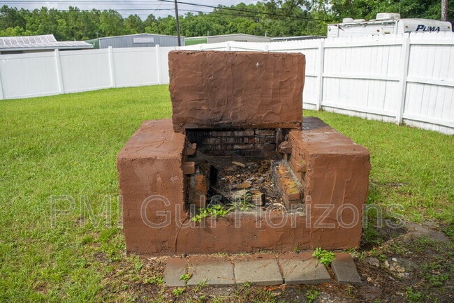 Building Photo - 738 Carondelay Dr