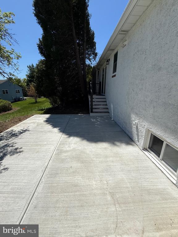 Building Photo - 1300 Kirks Ln